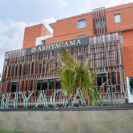 Abhyagama Hotel ดีกา ภายนอก รูปภาพ