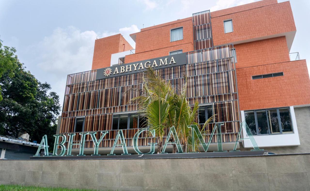Abhyagama Hotel ดีกา ภายนอก รูปภาพ