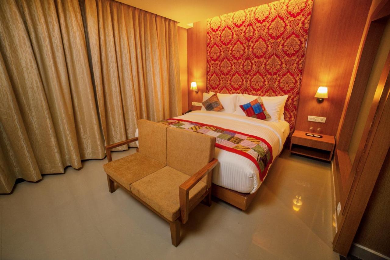 Abhyagama Hotel ดีกา ภายนอก รูปภาพ