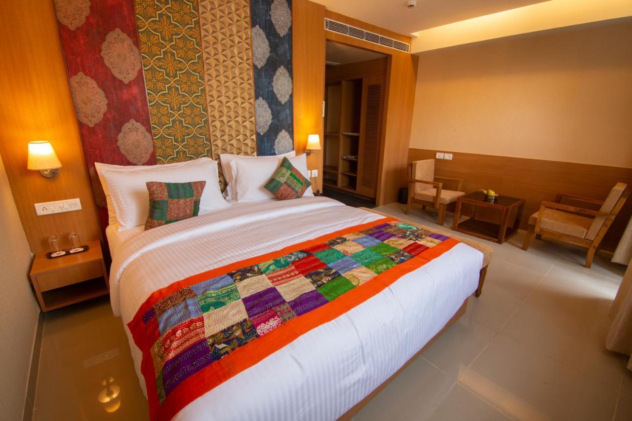 Abhyagama Hotel ดีกา ภายนอก รูปภาพ