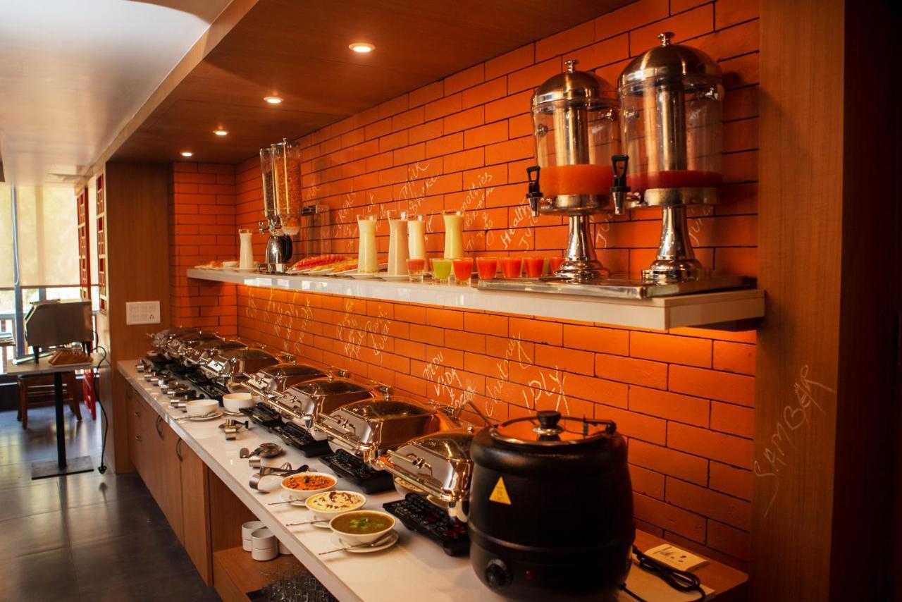 Abhyagama Hotel ดีกา ภายนอก รูปภาพ