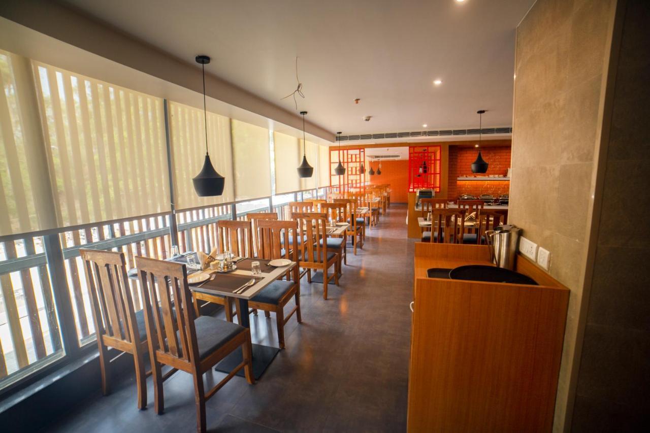 Abhyagama Hotel ดีกา ภายนอก รูปภาพ