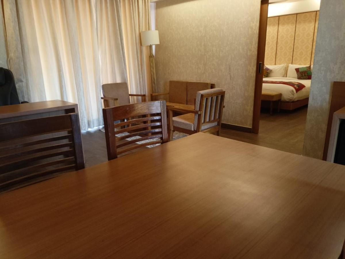 Abhyagama Hotel ดีกา ภายนอก รูปภาพ
