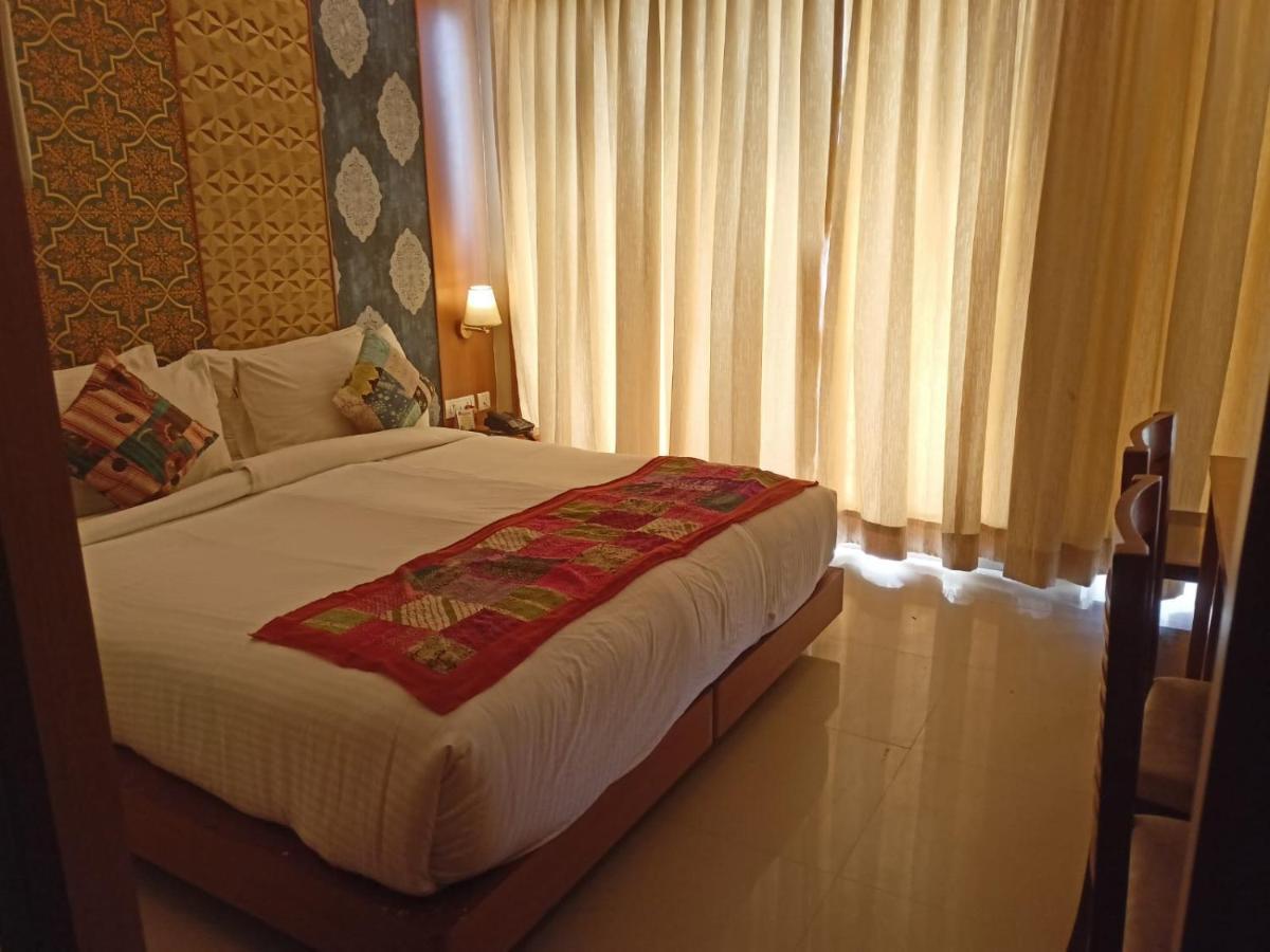 Abhyagama Hotel ดีกา ภายนอก รูปภาพ