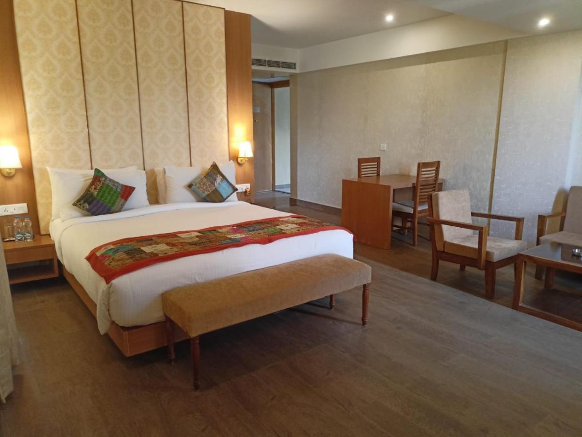 Abhyagama Hotel ดีกา ภายนอก รูปภาพ